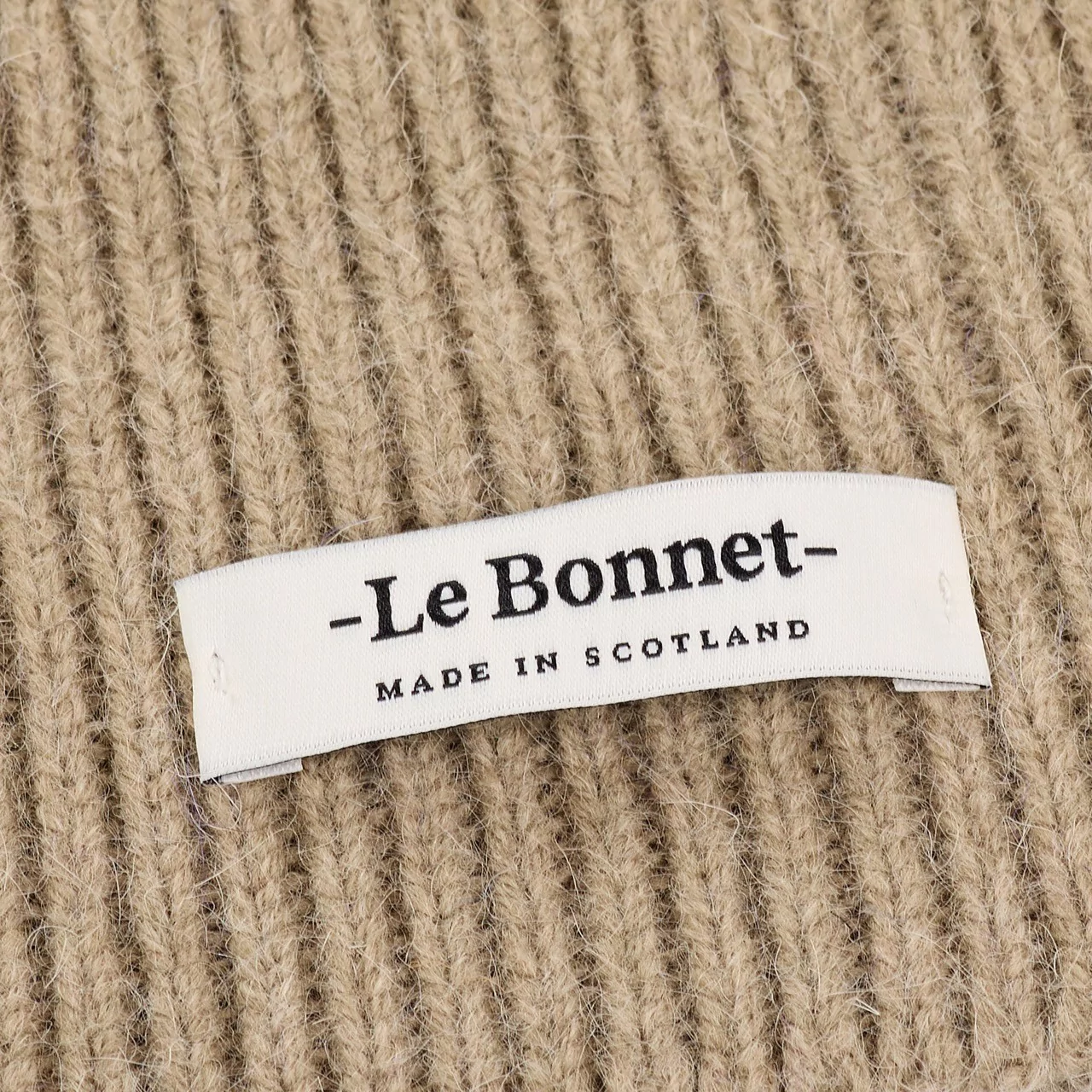 Le Bonnet Muts  Clay