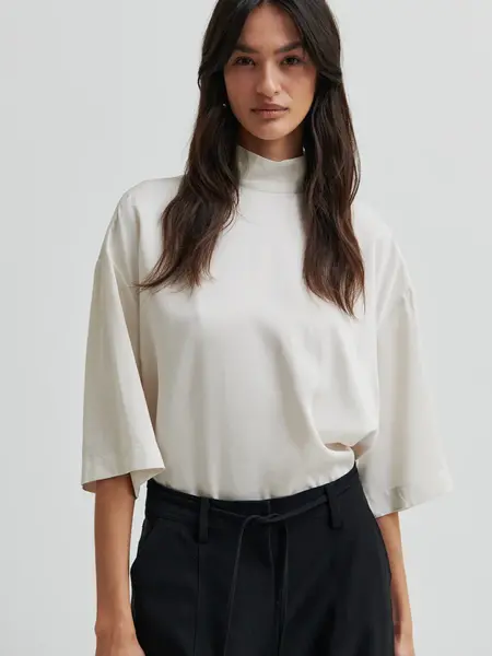 Second Female Twist tee Jet stream