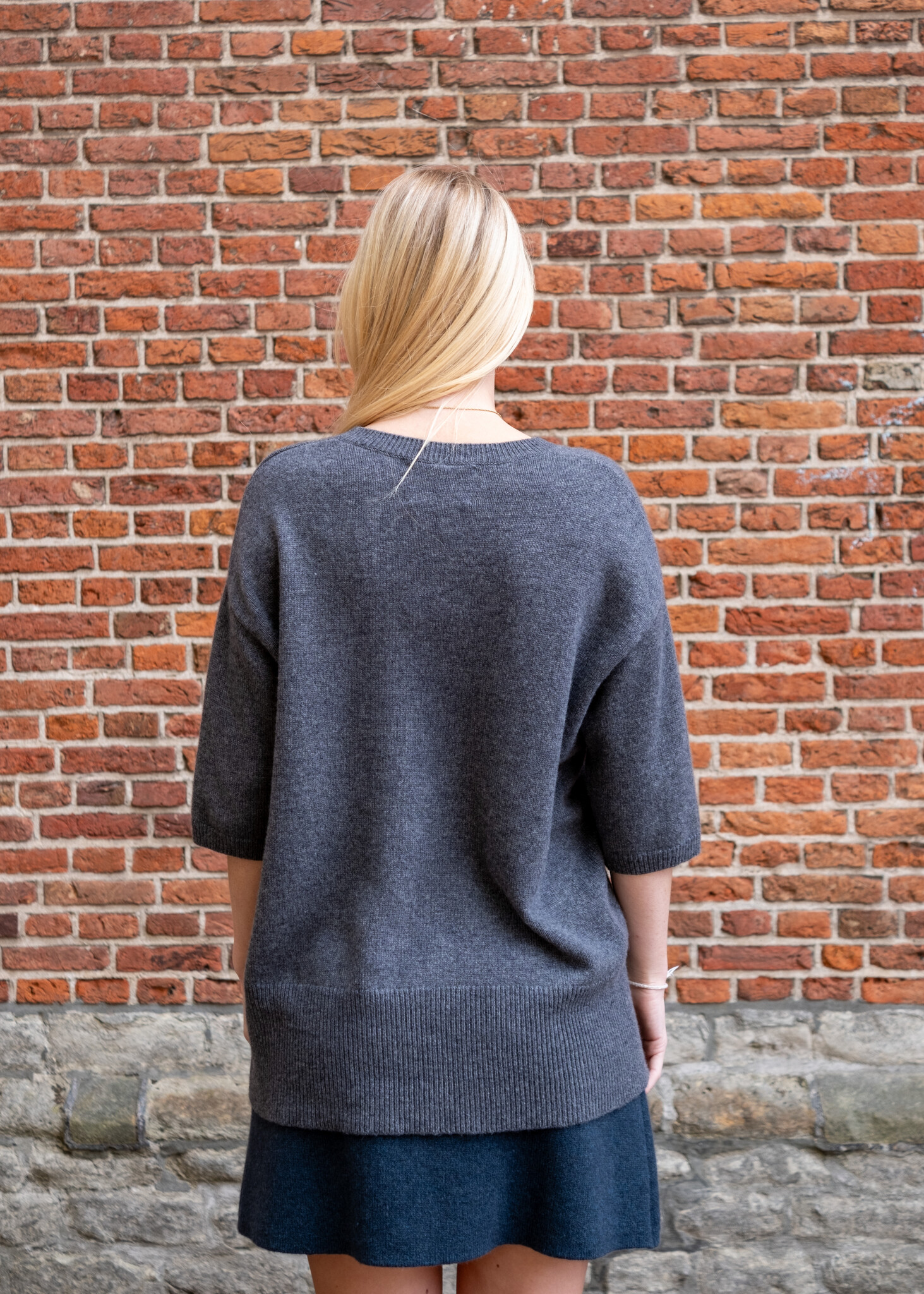 Lisa Yang Camille sweater Graphite