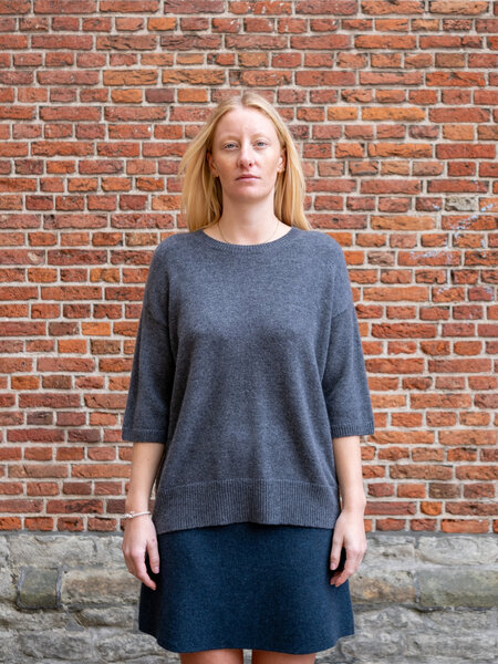 Lisa Yang Camille sweater Graphite