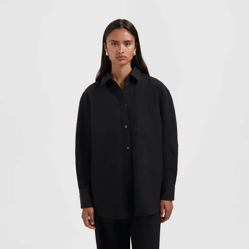 OLAF Textured drapey shirt Black
