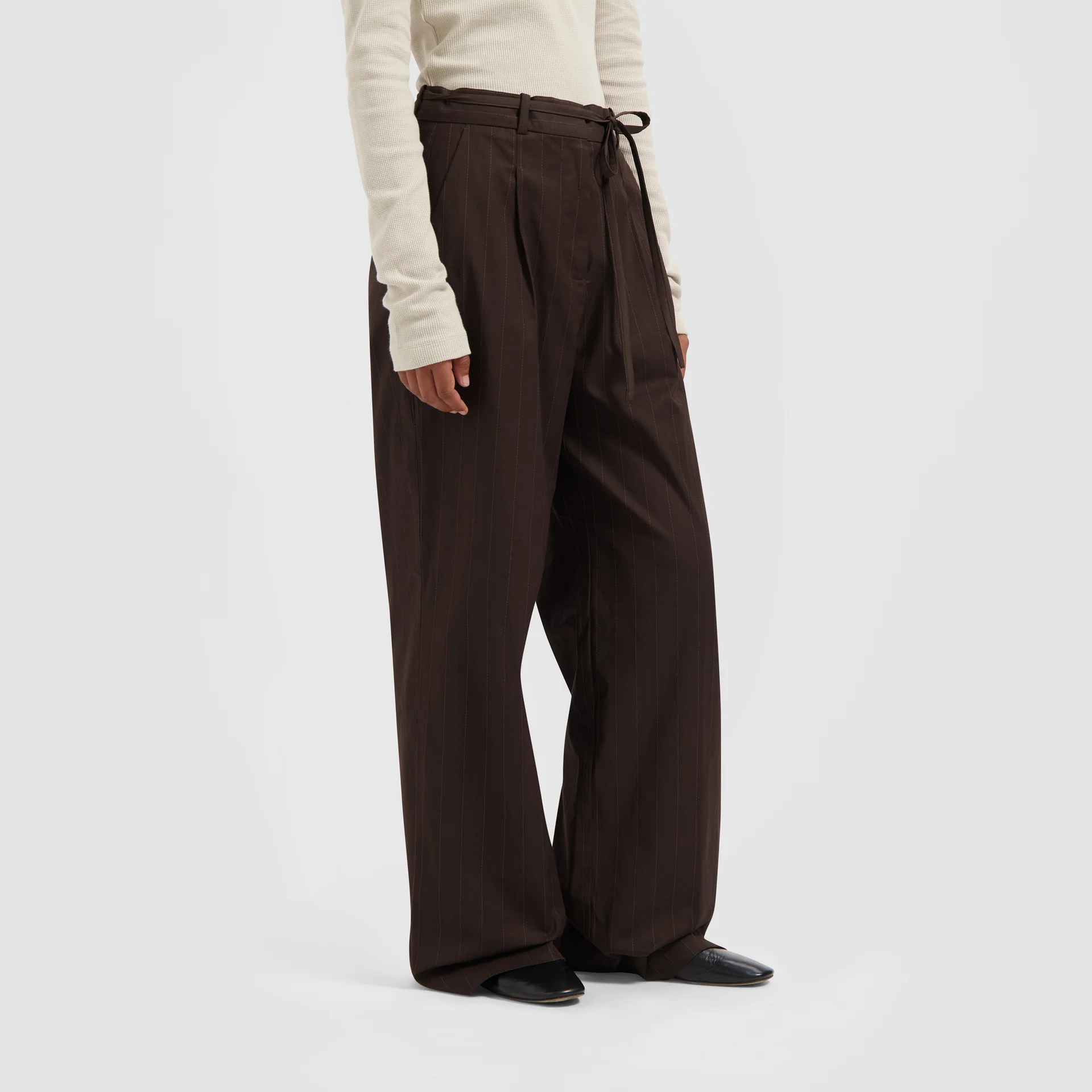 OLAF Pintstripe tailord trousers Hot fudge