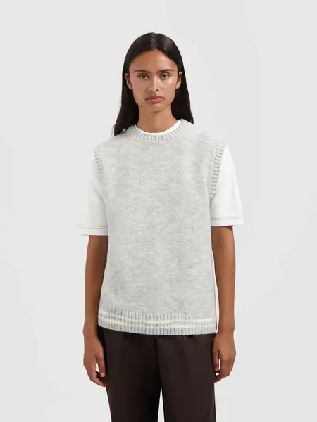 OLAF Crafted detail knit vest Heather grey