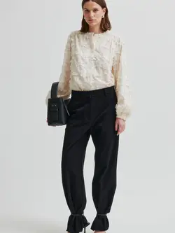 Second Female Seena shirt Jet stream