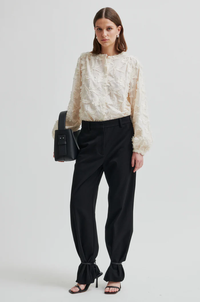 Second Female Seena shirt Jet stream