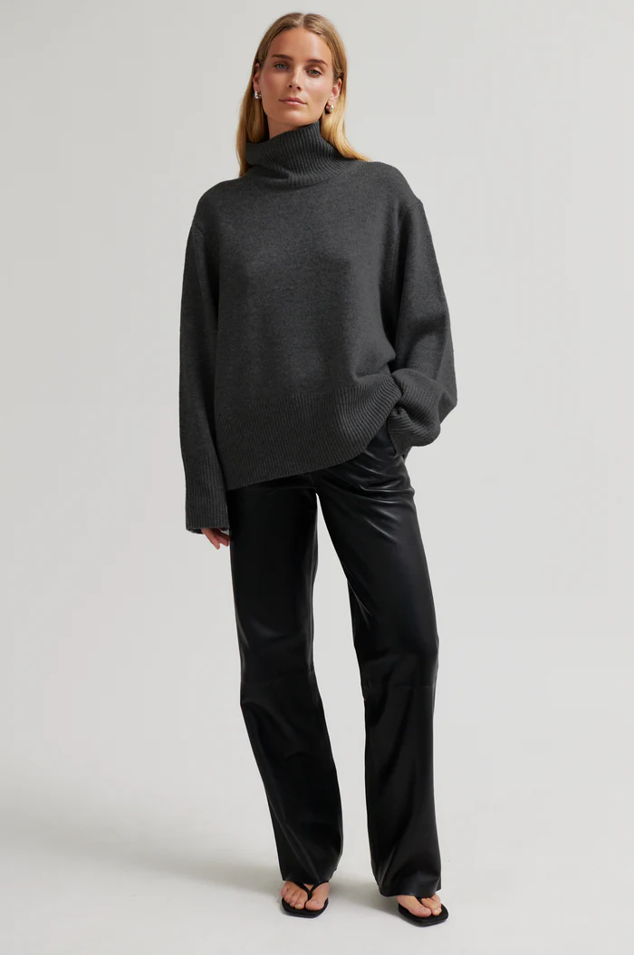 Second Female Alpha knit T-neck Mid Charcoal gray