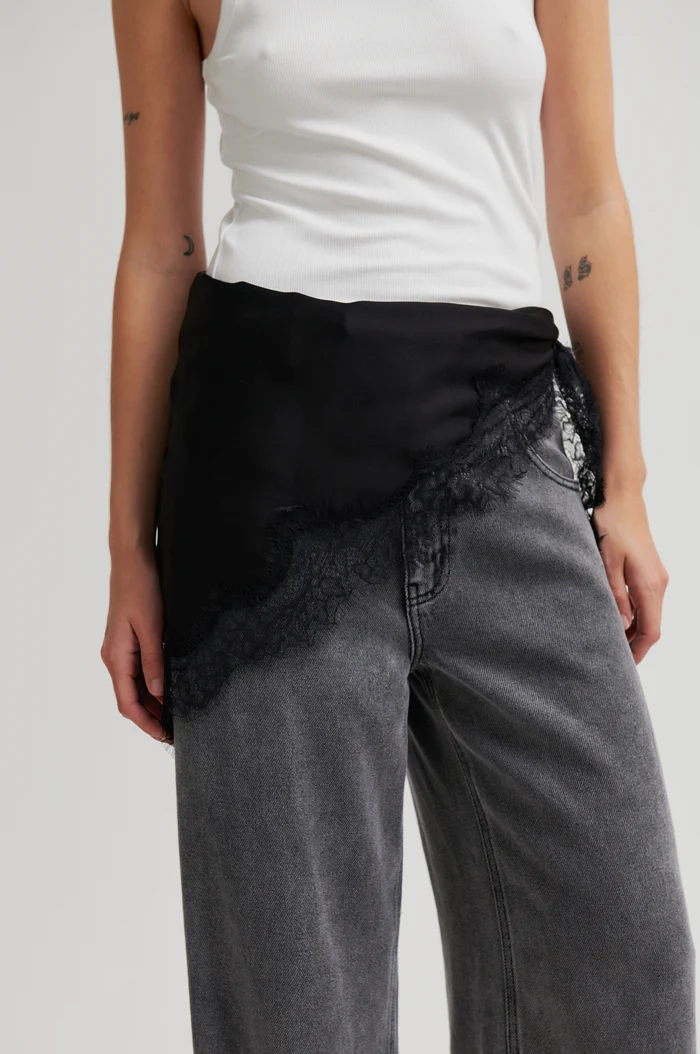 Second Female Lacia scarf Black