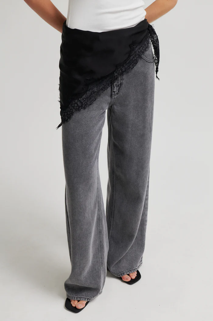 Second Female Lacia scarf Black