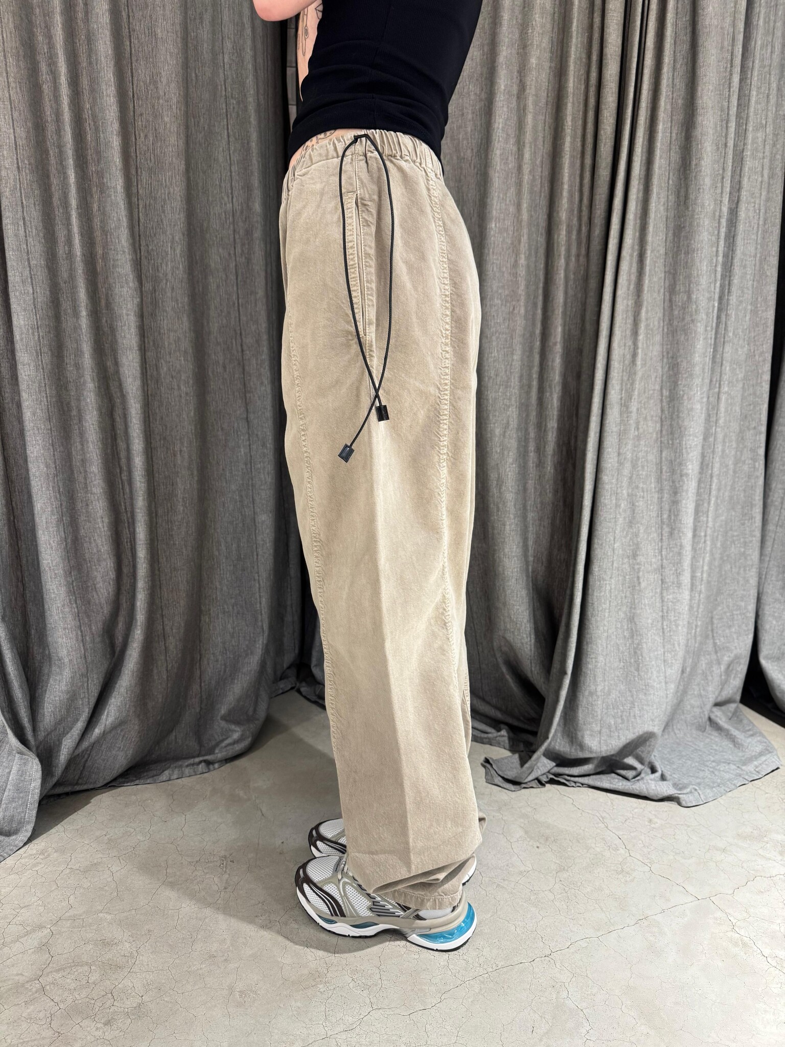 Haikure Angel twill pants Doeskin