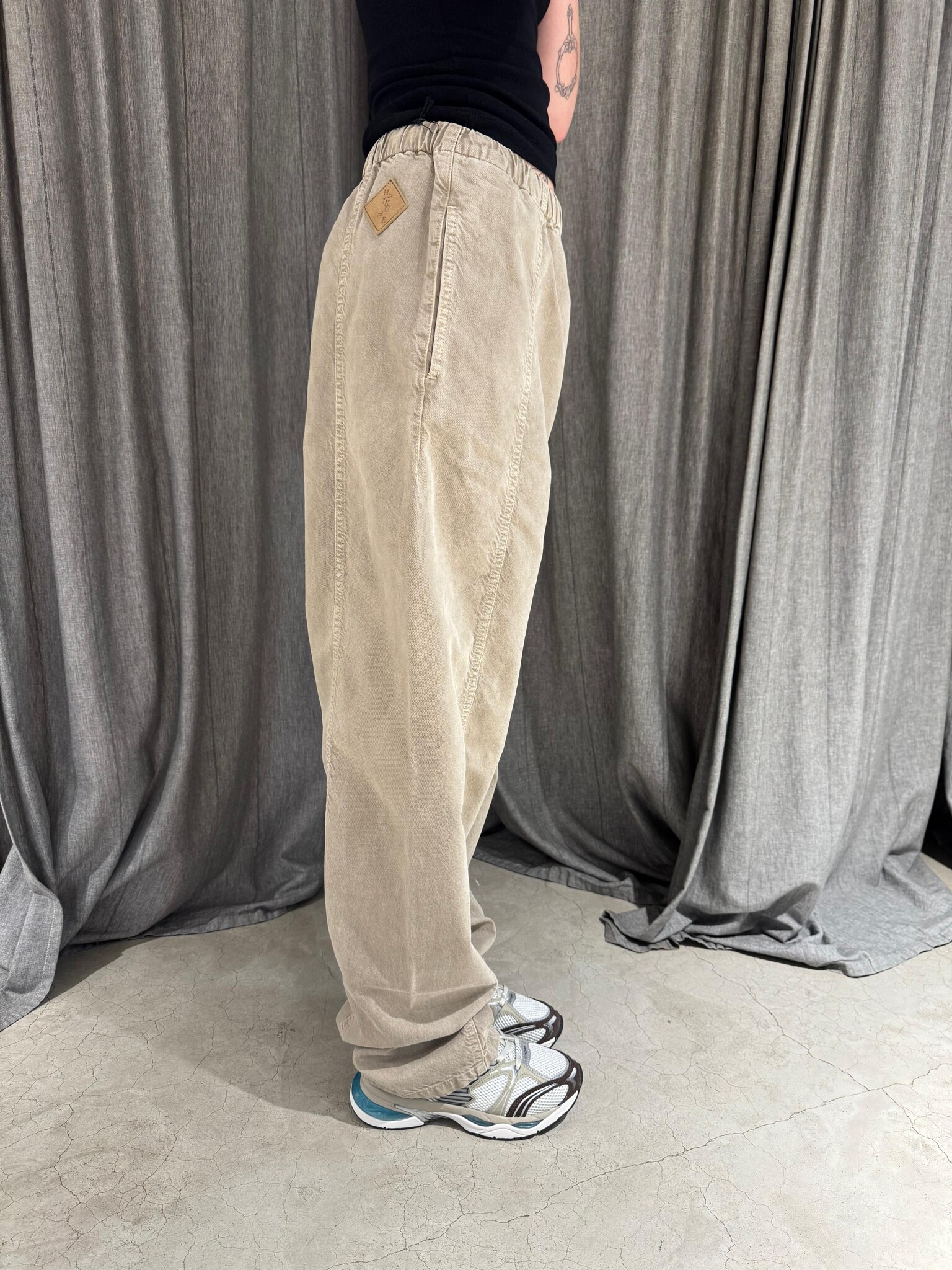 Haikure Angel twill pants Doeskin
