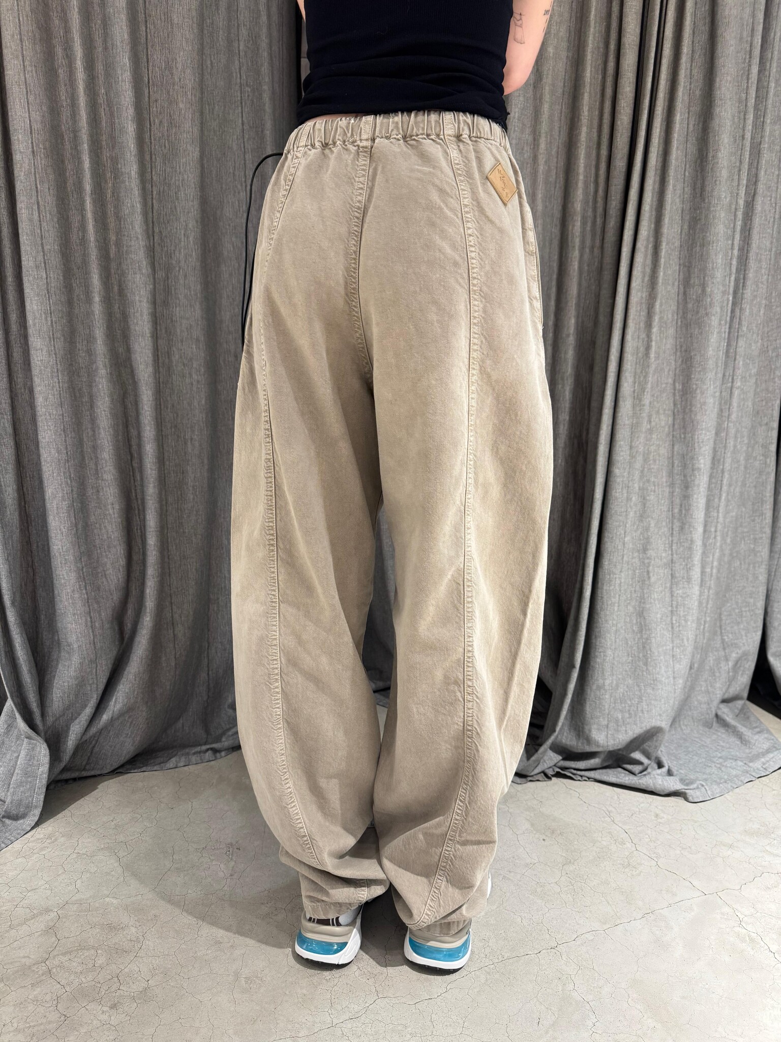 Haikure Angel twill pants Doeskin