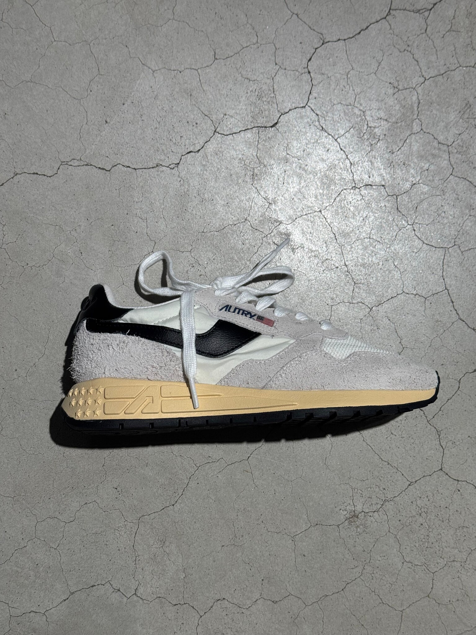 Autry Reelwind low UT50  Suede/net wht/blk