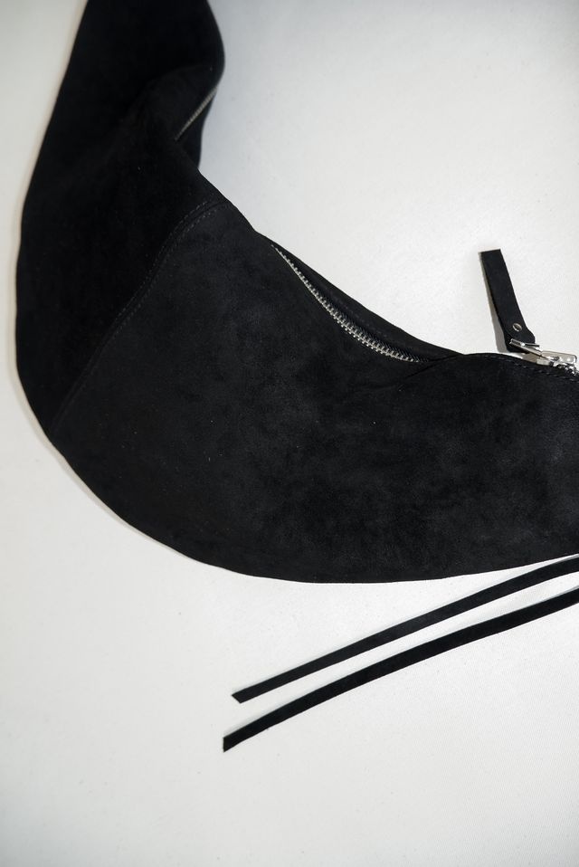 NONA Banana bag XL Black suede