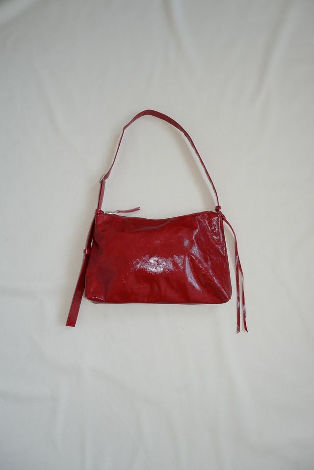 NONA Zip pocket bag Crushed patend Ruby