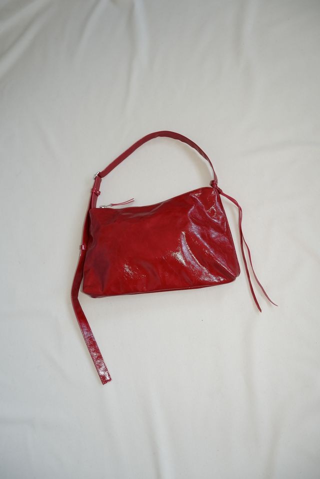 NONA Zip pocket bag Crushed patend Ruby