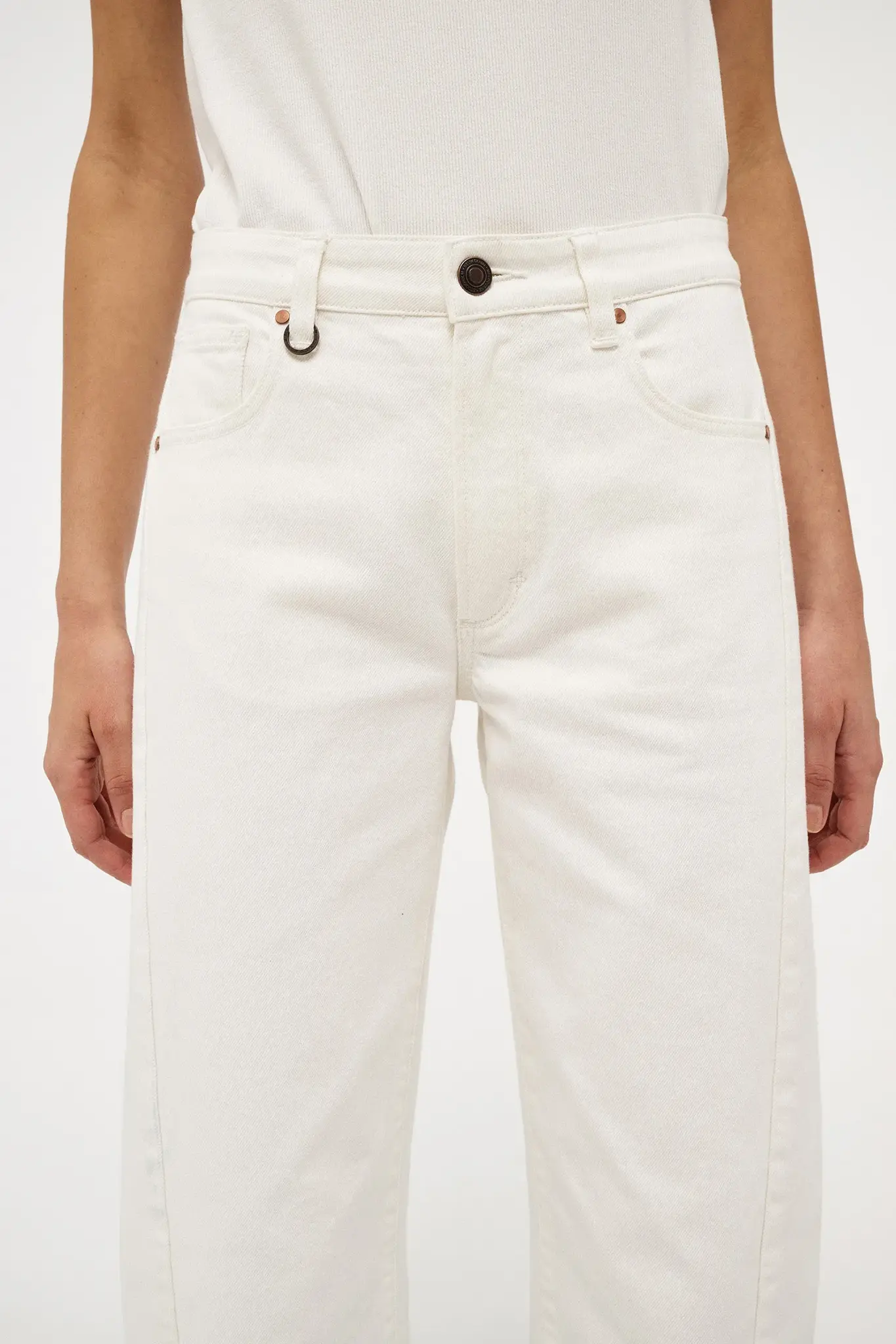 Neuw Amber barrel jeans Fresh white