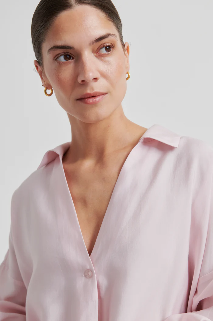 Second Female Timeline blouse Pale lilac