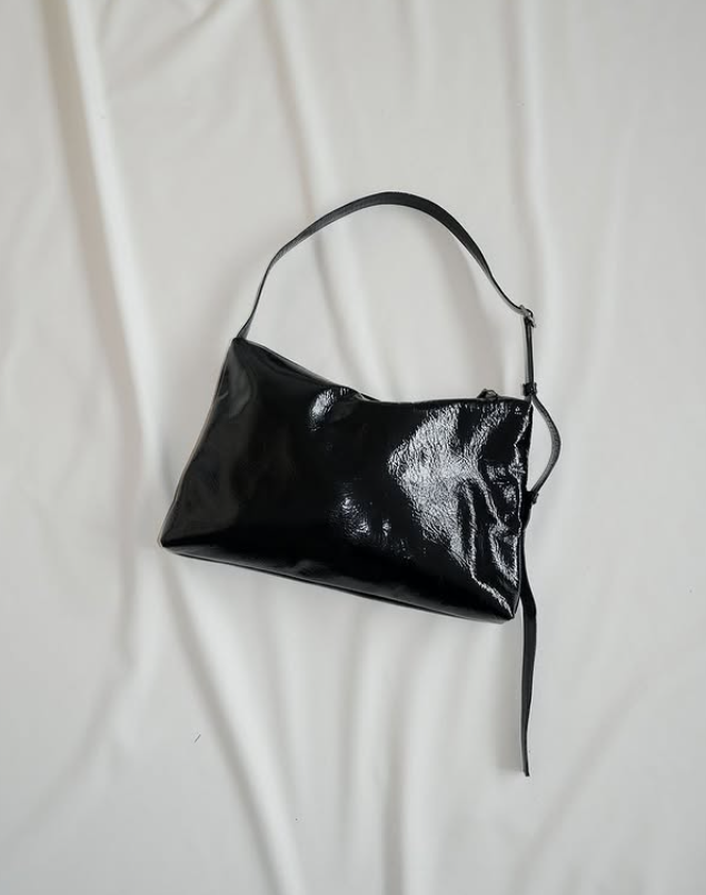 NONA Zip pocket bag Crushed patent black