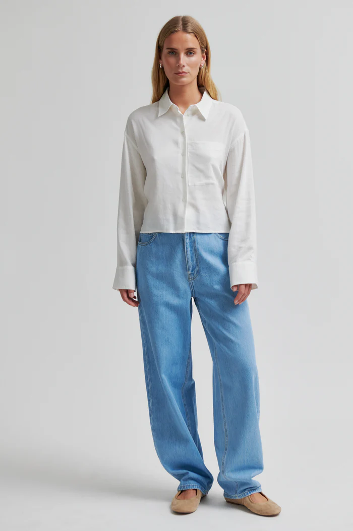 Second Female Veno shirt White Alyssum