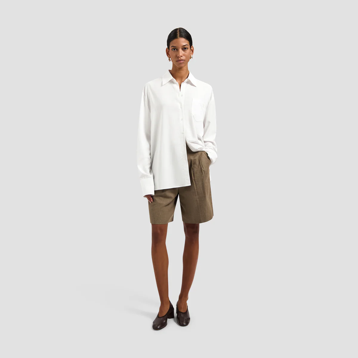 OLAF Linen tailored short Taupe