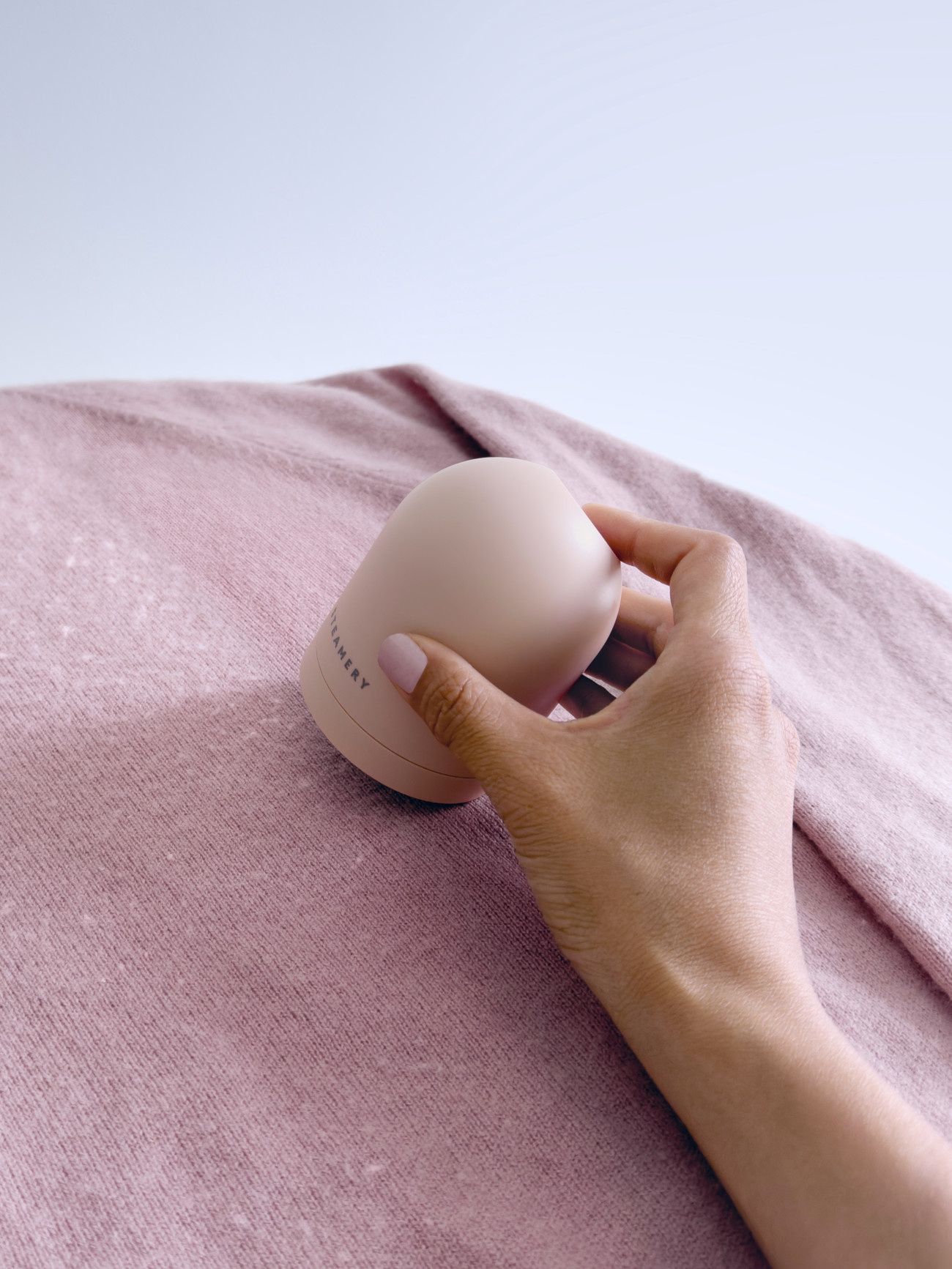 The Steamery Pilo 2 fabric shaver Rose