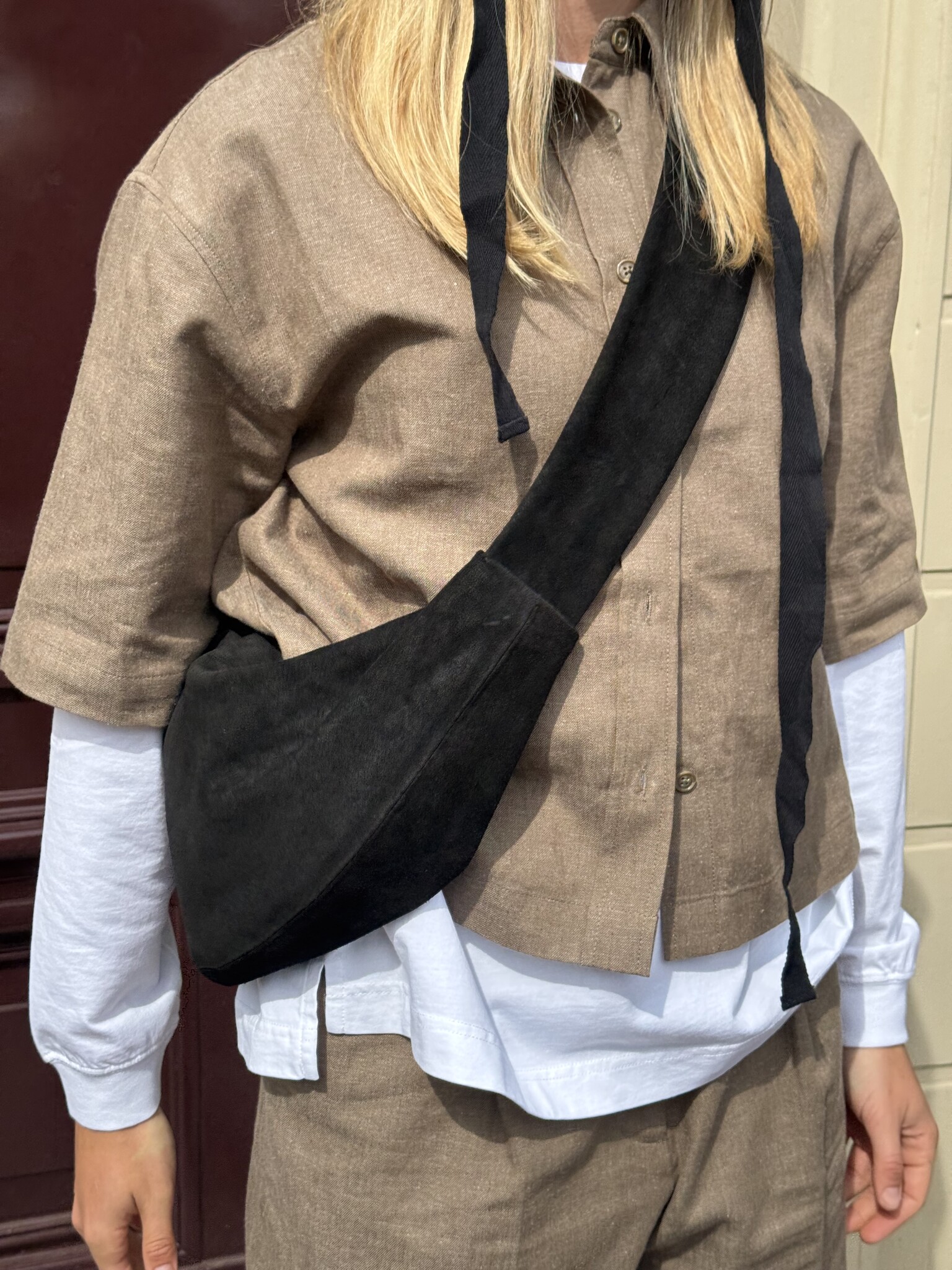 NONA Banana bag XL Black suede