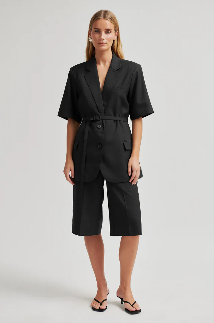 Second Female Sharo long short Black