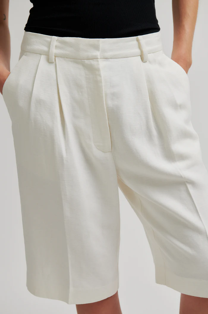 Second Female Lino shorts White Alyssum