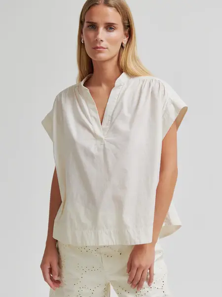Second Female Avida oversize top Eggnog