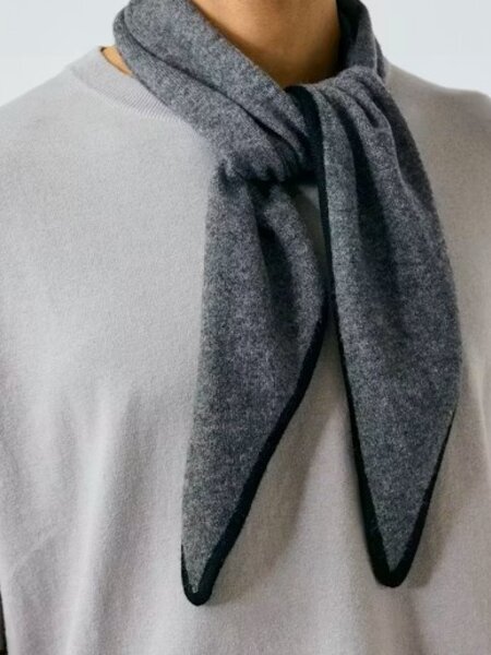 Lisa Yang Chelsea scarf Graphite/black