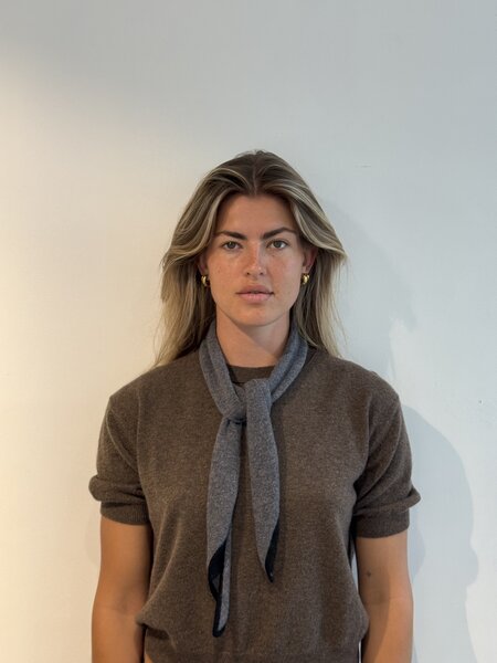 Lisa Yang Chelsea scarf Graphite/black