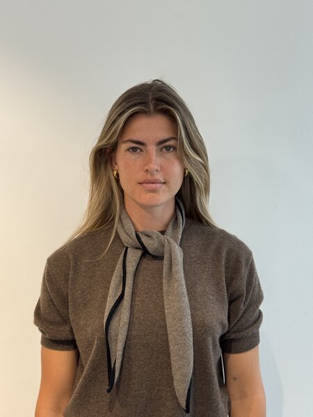 Lisa Yang Chelsea scarf Truffle/black