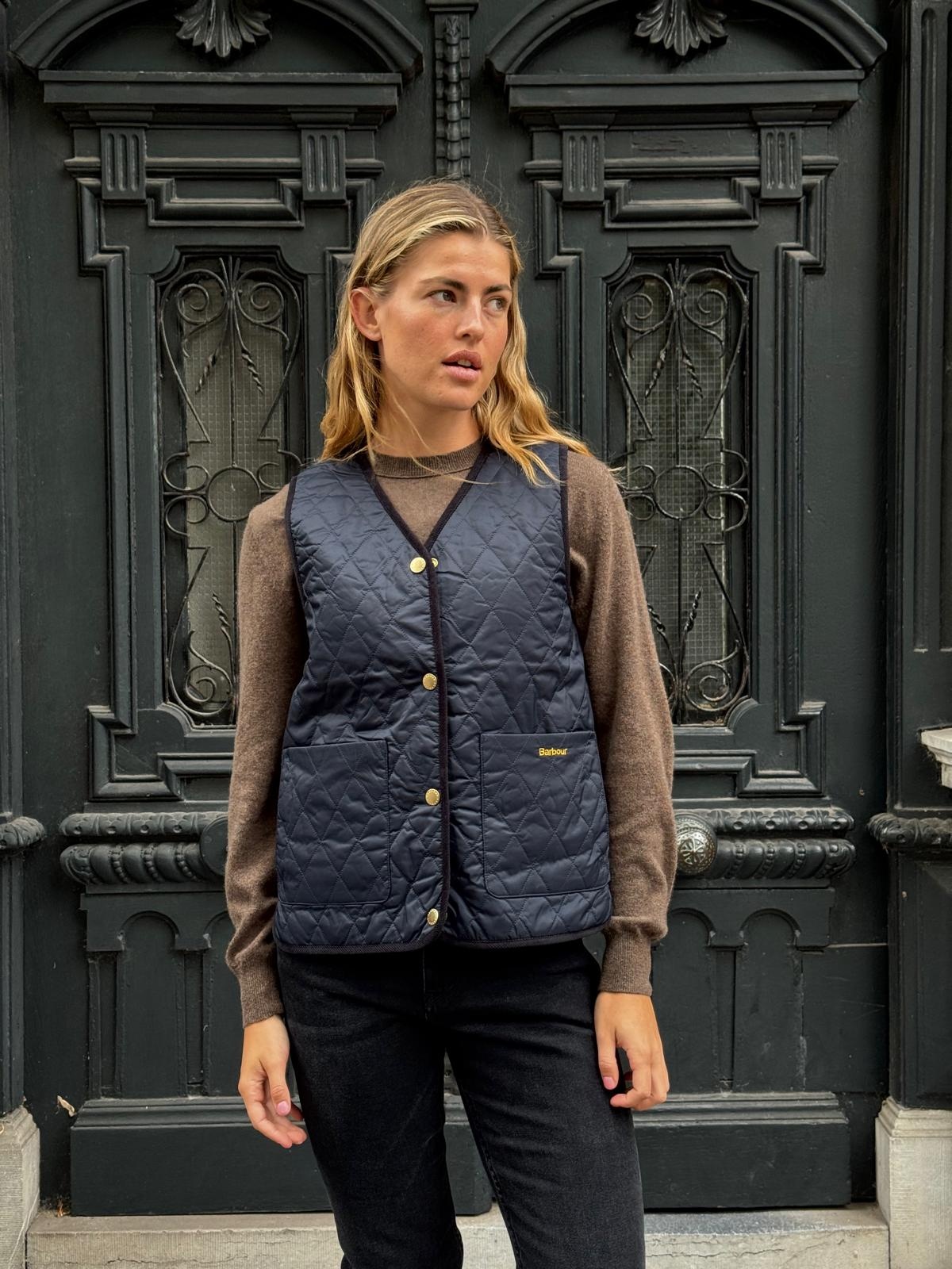Barbour Reimagined icons reversible tartan quilted liner Dark navy/birchwood