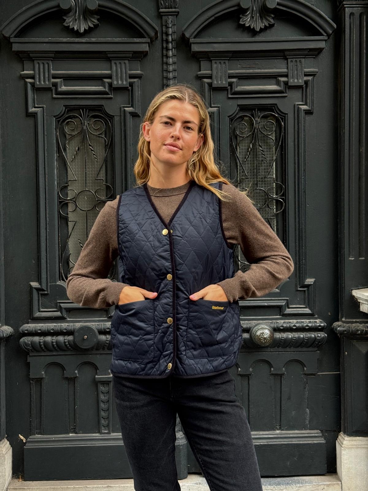 Barbour Reimagined icons reversible tartan quilted liner Dark navy/birchwood