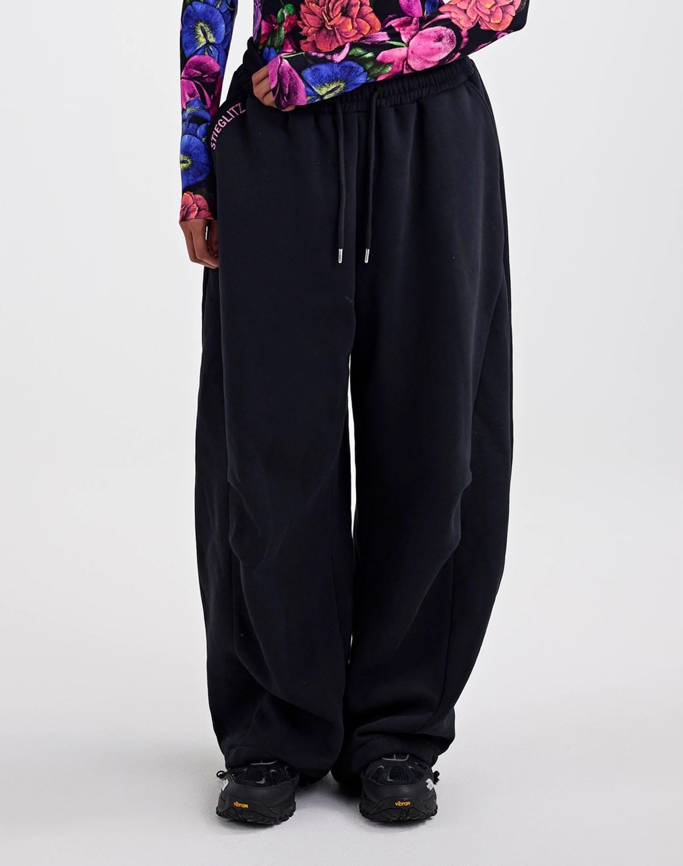 Stieglitz Nero balloon sewatpants Black