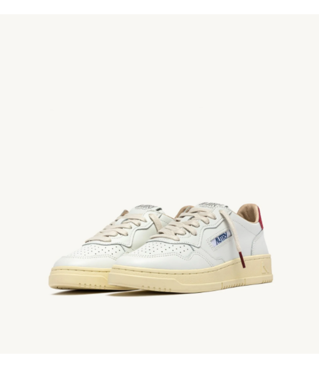 Autry Medalist low wom BJ01 leather/suede/logo sneakers White/deep claret
