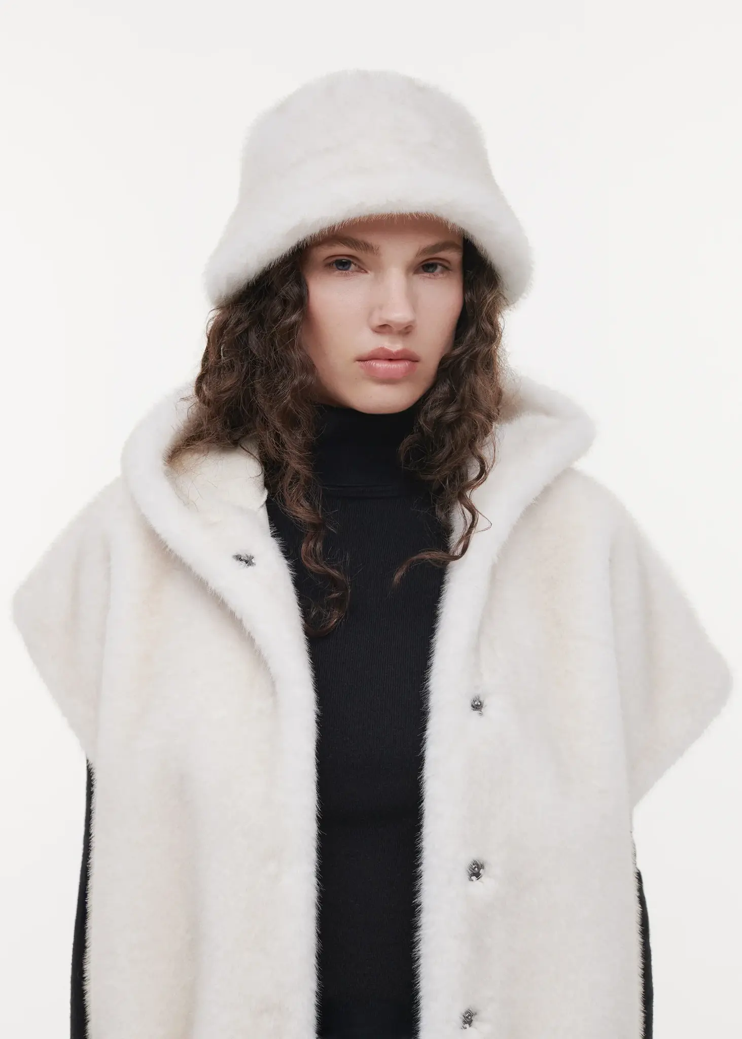 Studio AR Beau faux mink hat Ecru