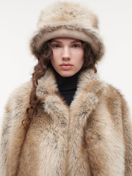 Studio AR Beau faux fox  hat Light fox