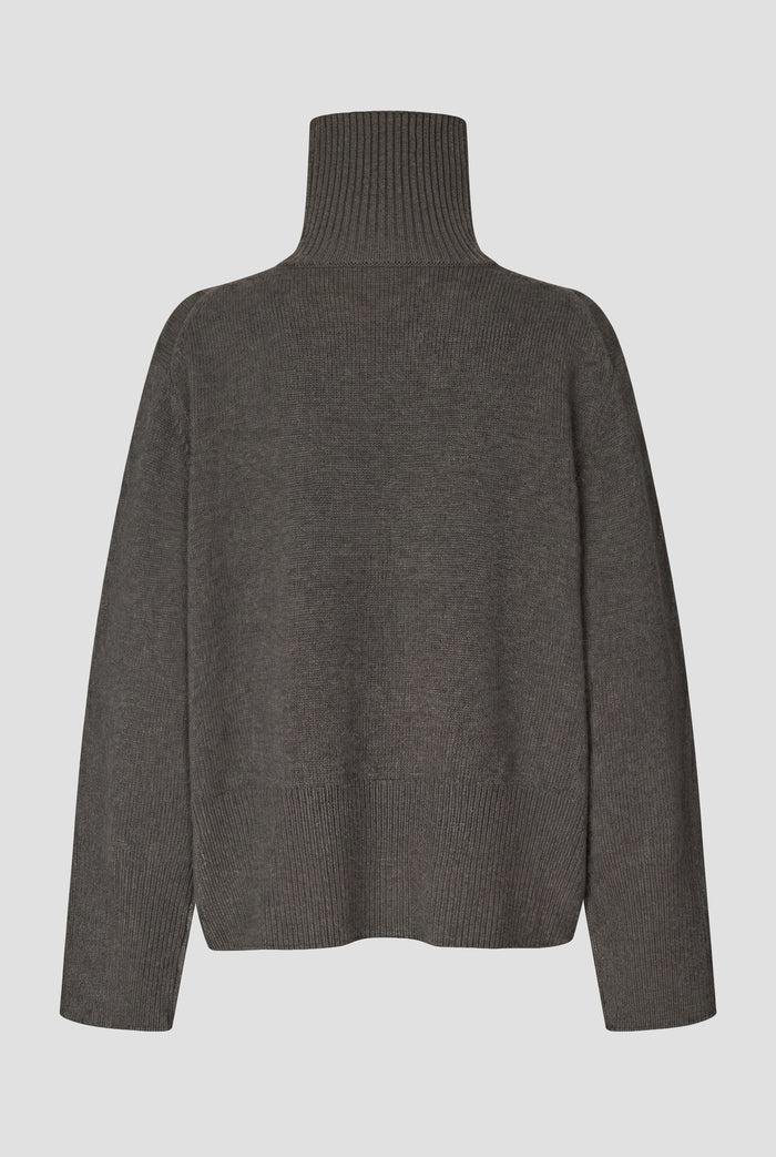 Second Female Alpha knit T-neck Black olive
