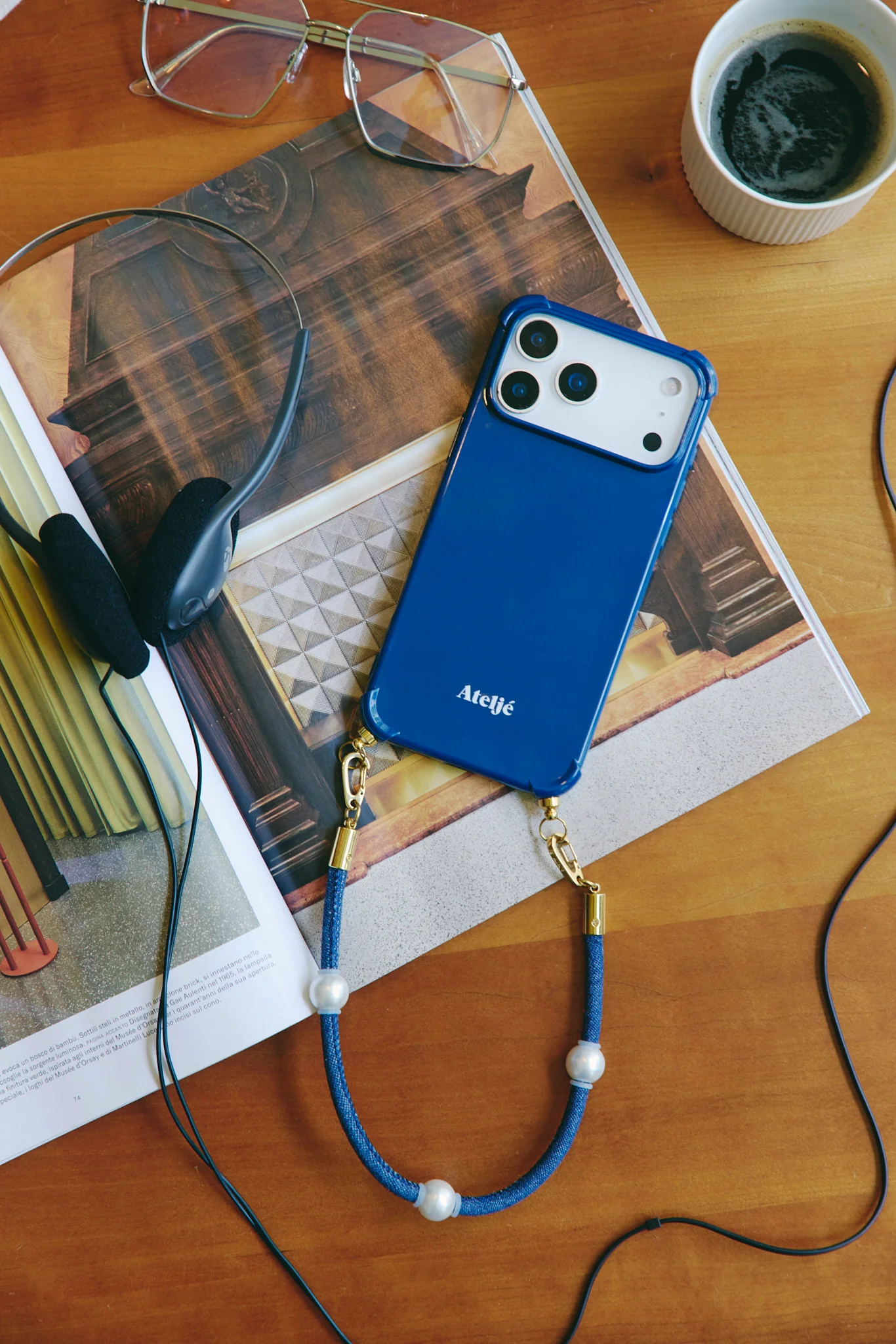 Ateljé Indigo case