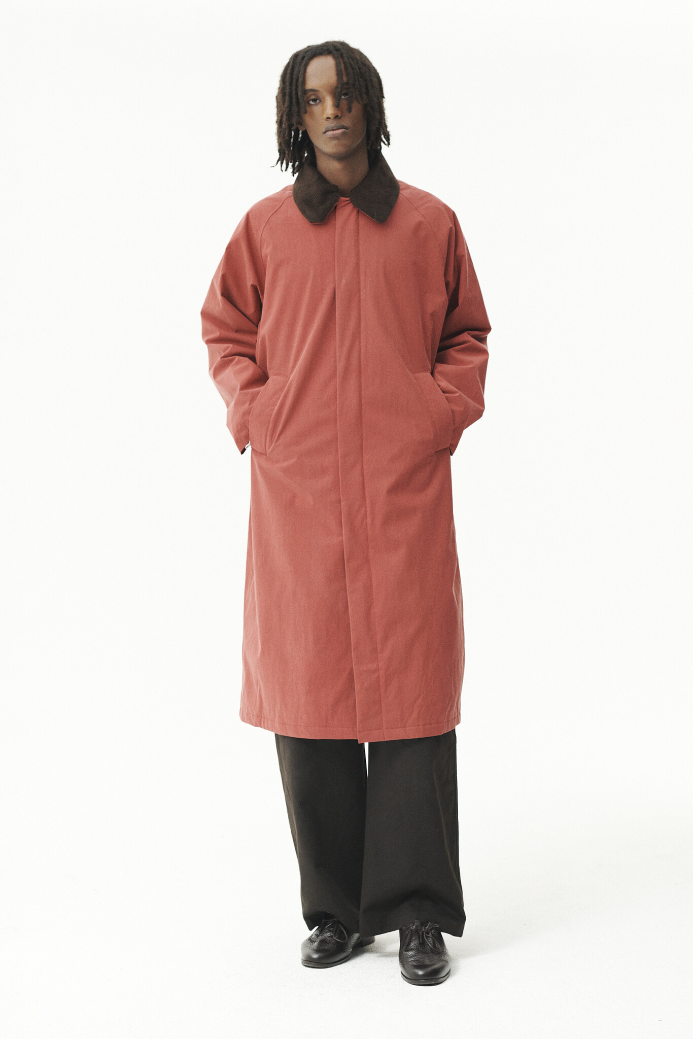 Welter Shelter Long coach washed tencel cordu jas Faded cherry