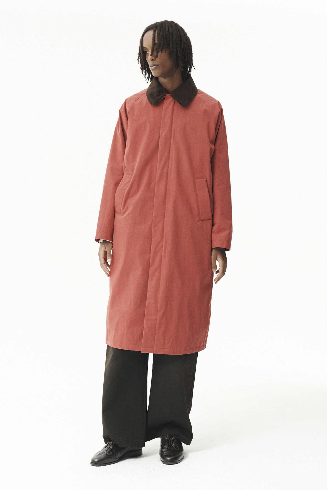 Welter Shelter Long coach washed tencel cordu jas Faded cherry