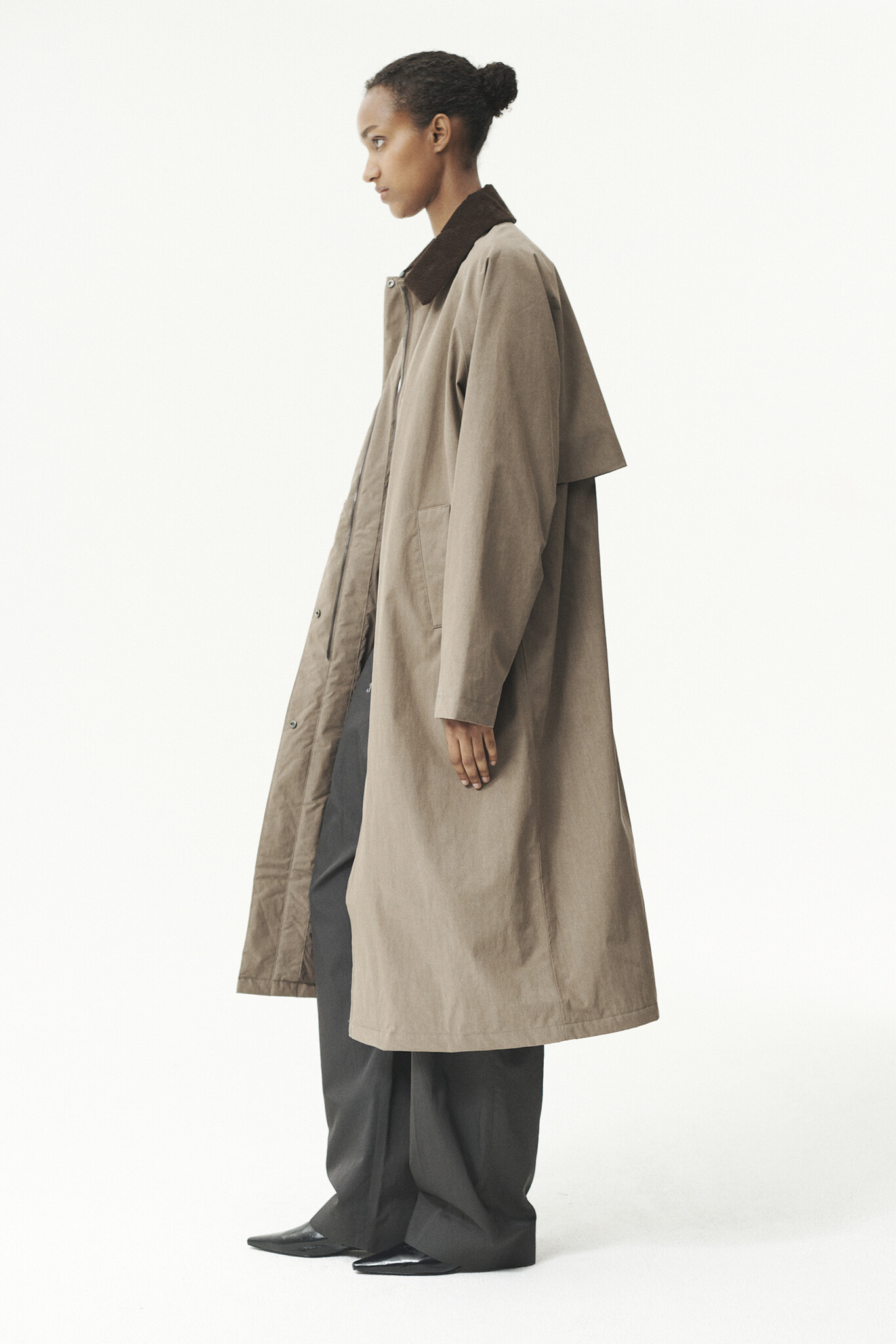 Welter Shelter Long coach washed tencel cordu jas Faded camel