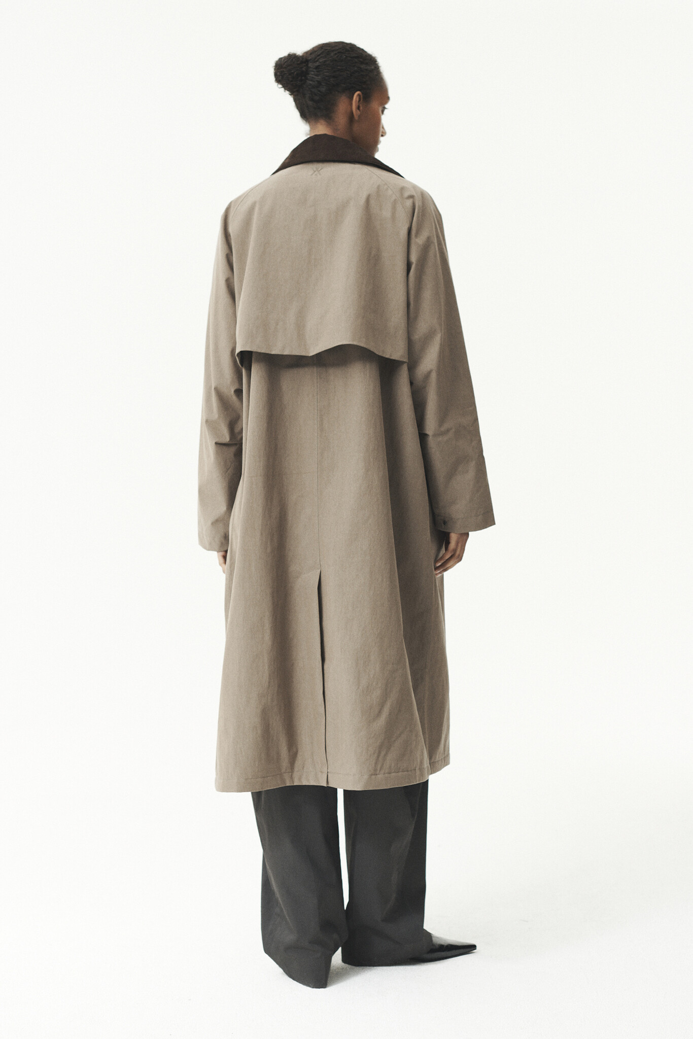 Welter Shelter Long coach washed tencel cordu jas Faded camel