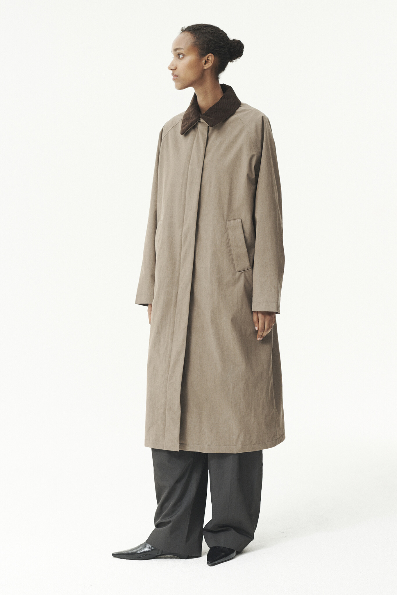Welter Shelter Long coach washed tencel cordu jas Faded camel