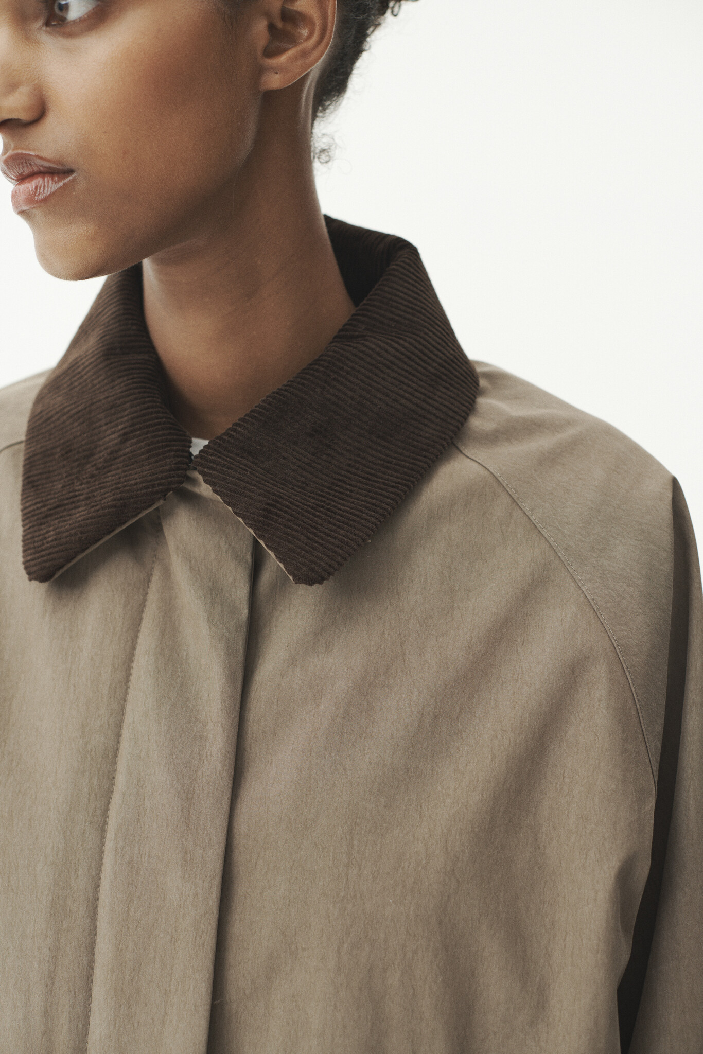 Welter Shelter Long coach washed tencel cordu jas Faded camel