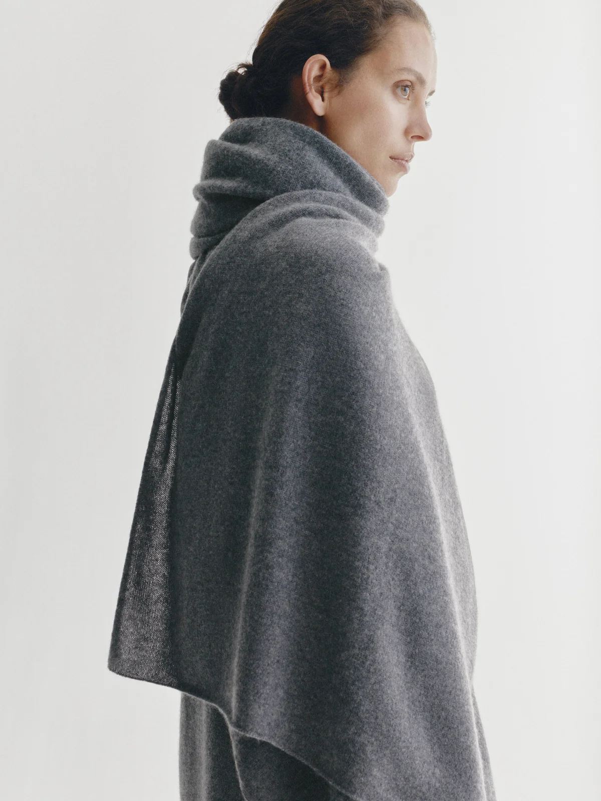 Lisa Yang Paris scarf Graphite