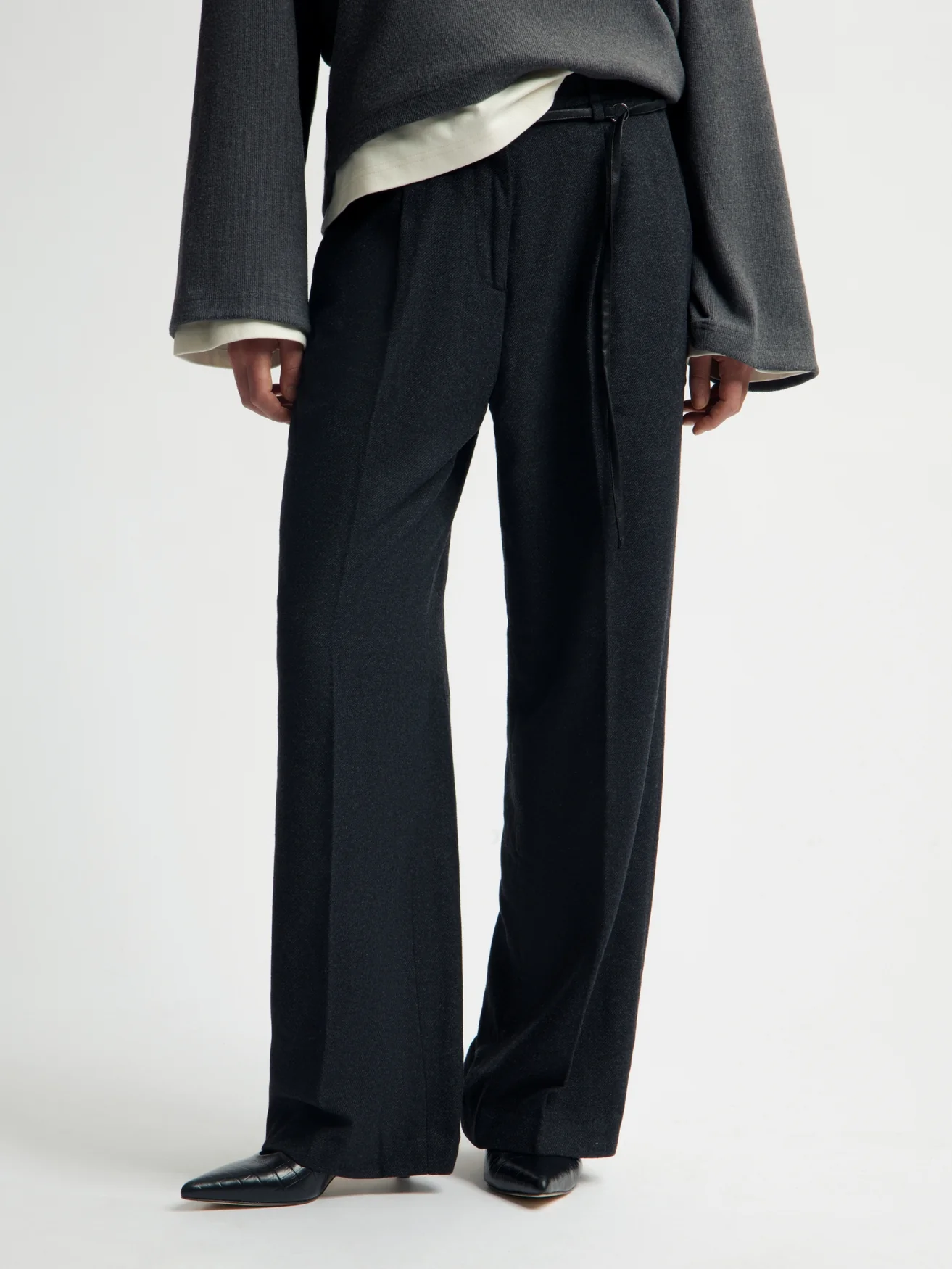 OLAF Wool tailored trousers Charcoal