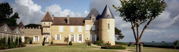 Château d'Yquem Sauternes, Premier Cru Supérieur Classe 1999 (0,375L) Château d'Yquem Sauternes, Premier Cru Supérieur Classe 1999 (0,375L)