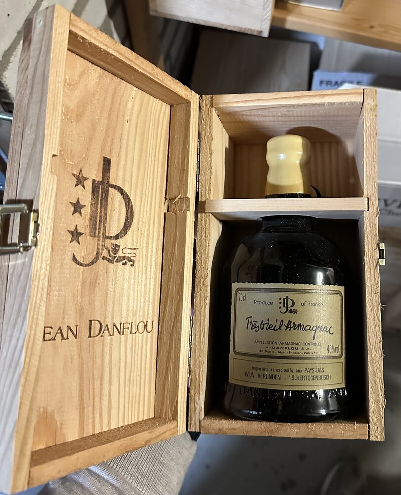 Fine & Rare J. Danflou Tres Vieil Armagnac 0.7L Fine & Rare J. Danflou Tres Vieil Armagnac 0.7L